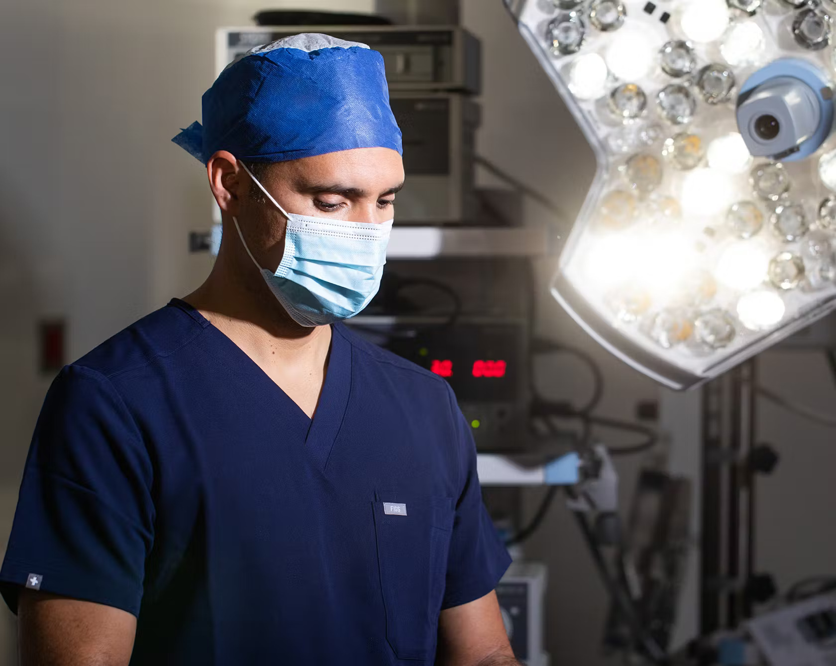 OCC surgeon with advanced medical technology